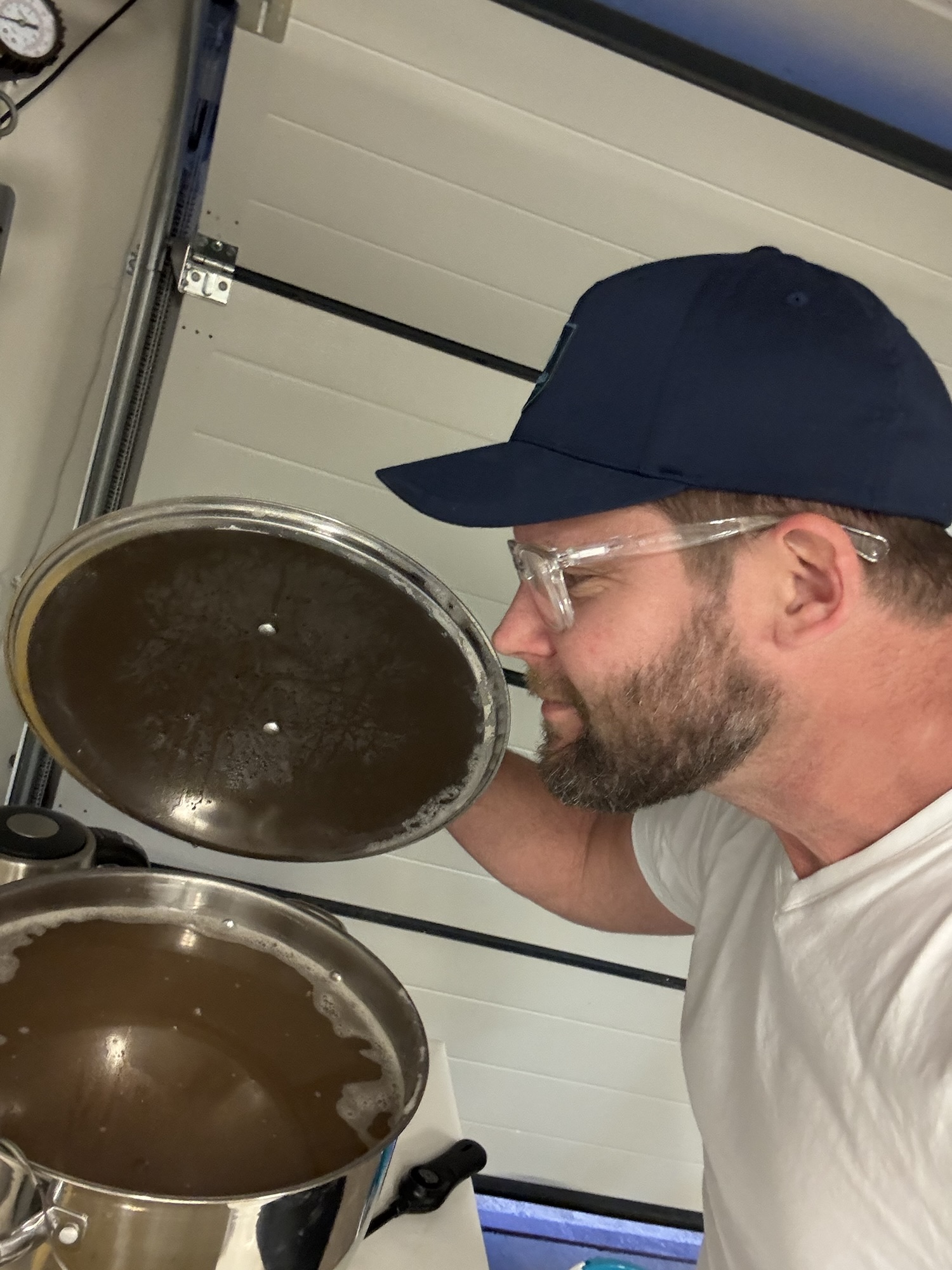 Halvvägs och klockan är bara 23:15